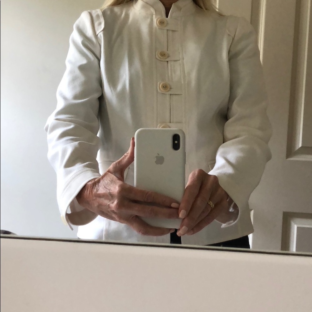 ELLEN TRACY - White Jacket with two front pockets